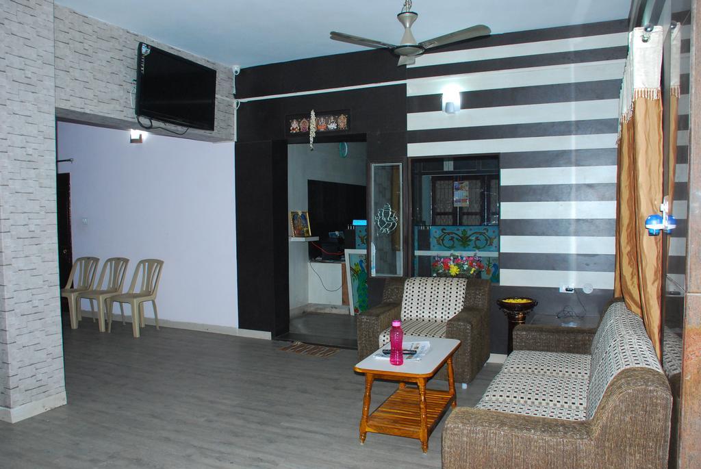 Jayalakshmi Residency Hotel ตีรูปาติ ภายนอก รูปภาพ