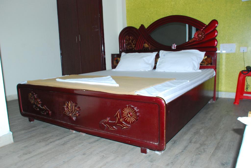Jayalakshmi Residency Hotel ตีรูปาติ ห้อง รูปภาพ