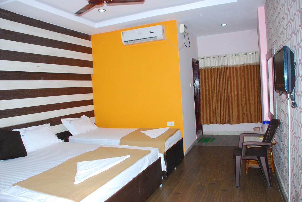 Jayalakshmi Residency Hotel ตีรูปาติ ห้อง รูปภาพ