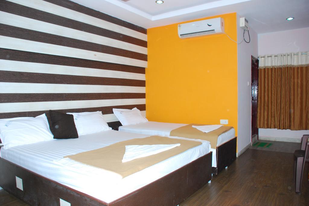 Jayalakshmi Residency Hotel ตีรูปาติ ห้อง รูปภาพ