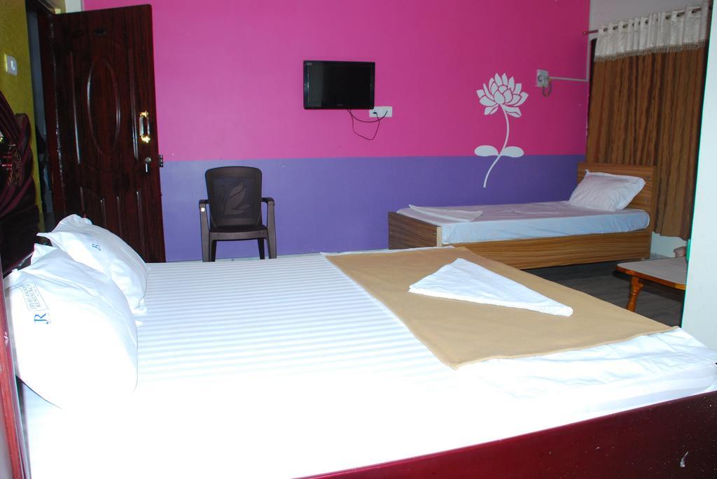 Jayalakshmi Residency Hotel ตีรูปาติ ห้อง รูปภาพ