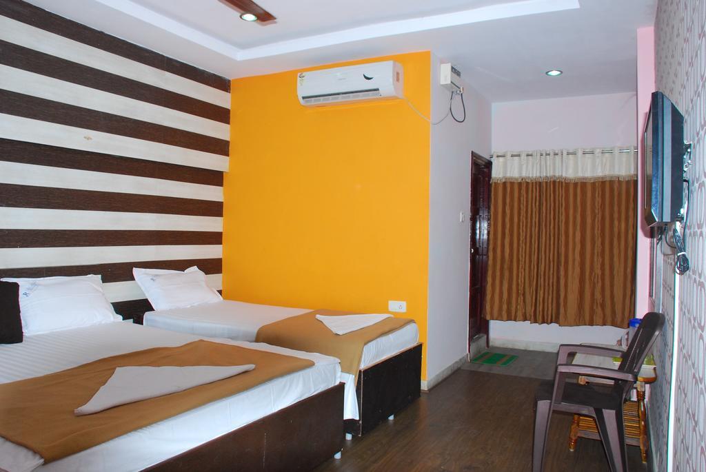 Jayalakshmi Residency Hotel ตีรูปาติ ห้อง รูปภาพ