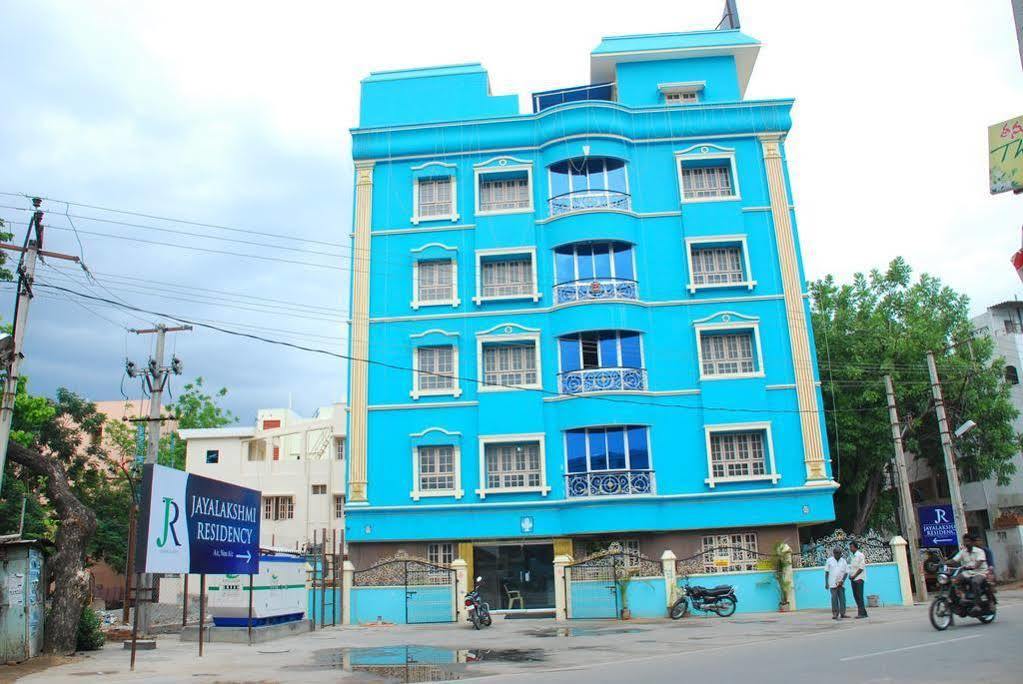 Jayalakshmi Residency Hotel ตีรูปาติ ภายนอก รูปภาพ